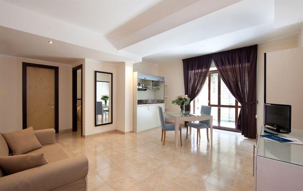 Suites & Residence Hotel Pozzuoli Exteriör bild