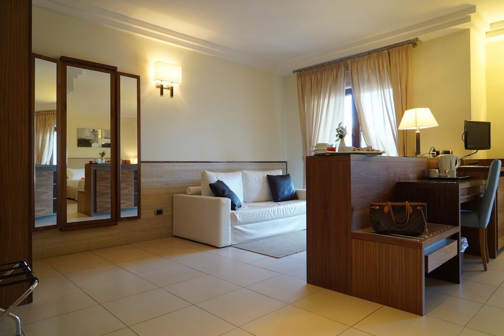 Suites & Residence Hotel Pozzuoli Exteriör bild