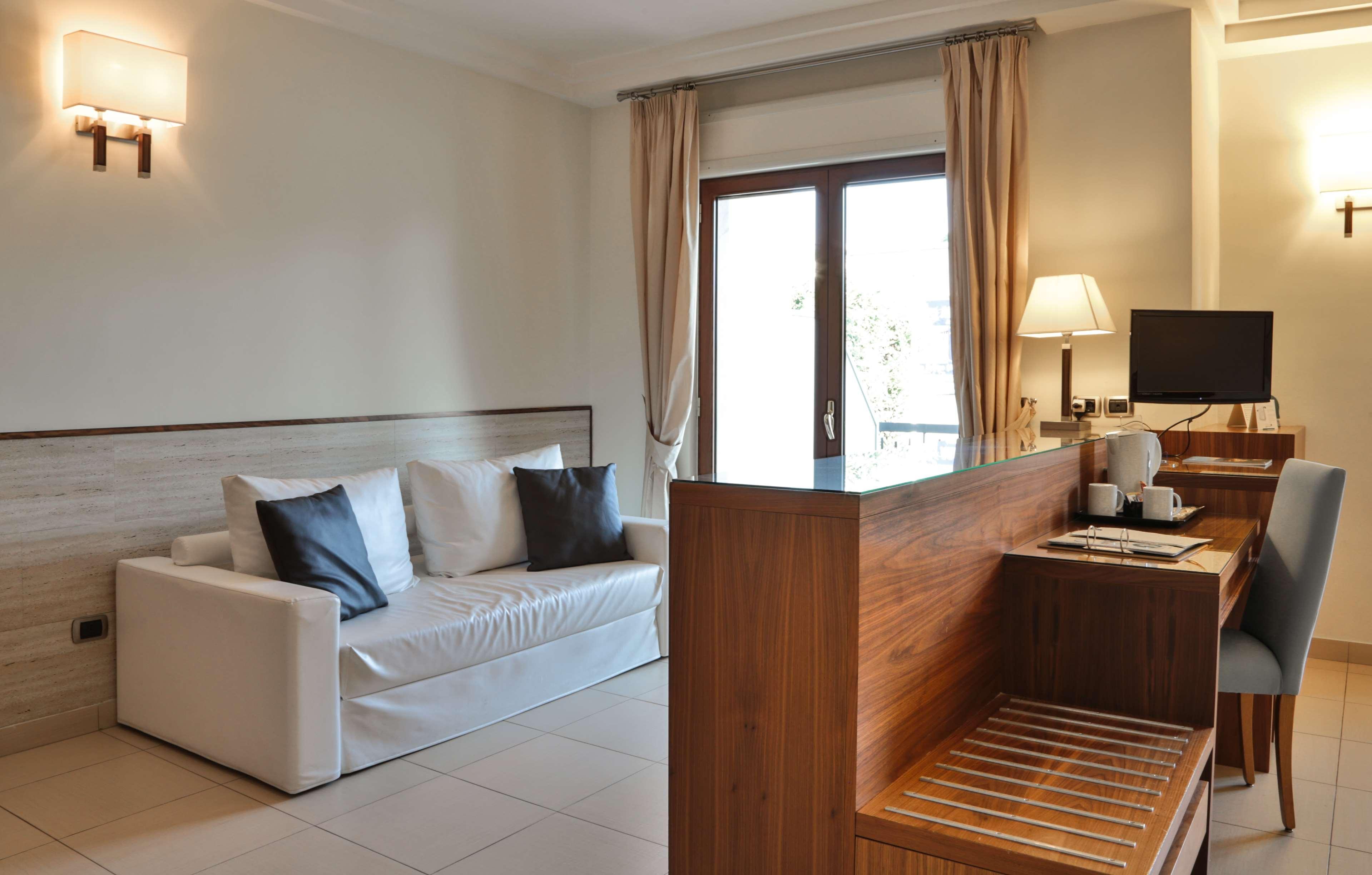 Suites & Residence Hotel Pozzuoli Exteriör bild