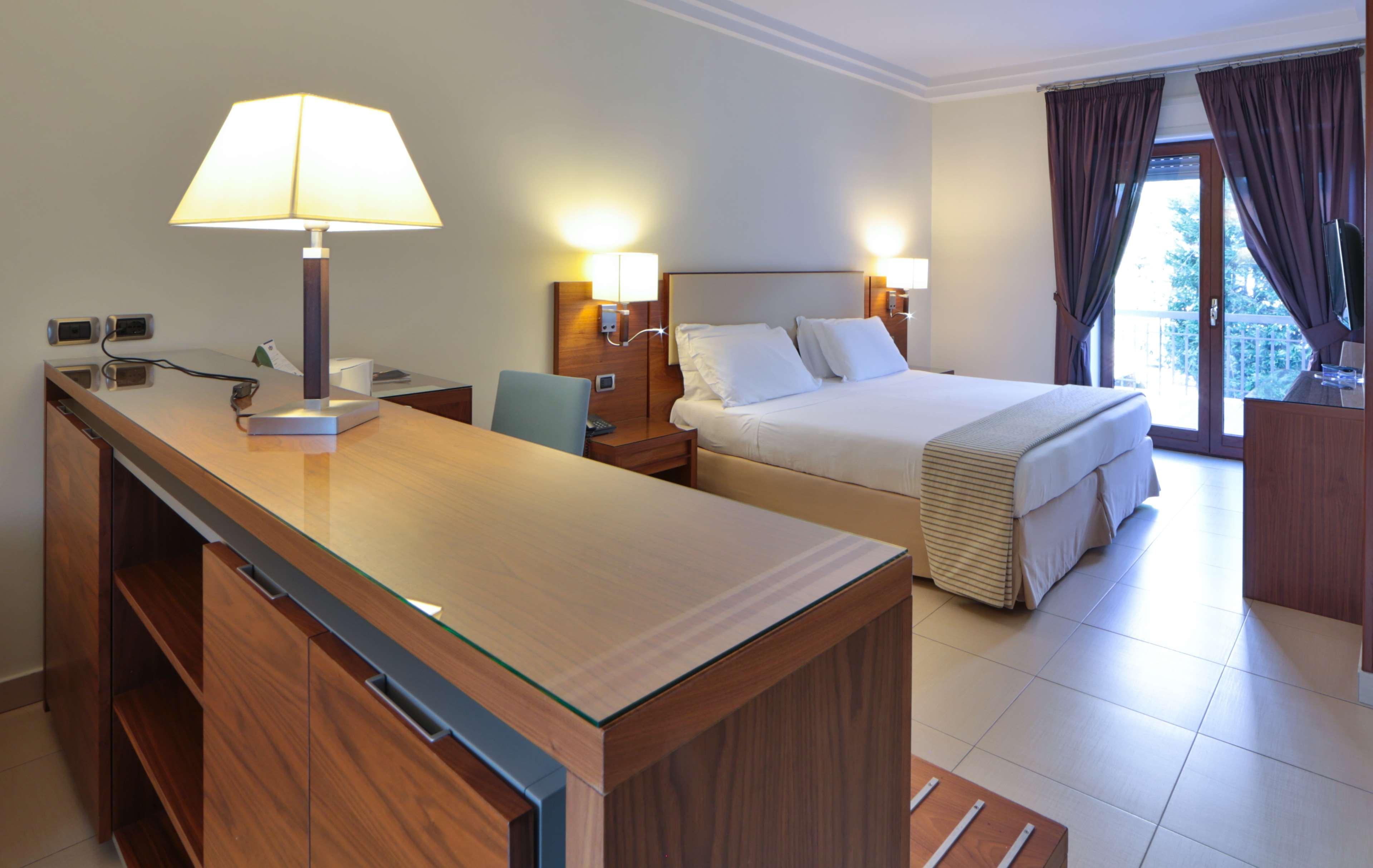 Suites & Residence Hotel Pozzuoli Exteriör bild