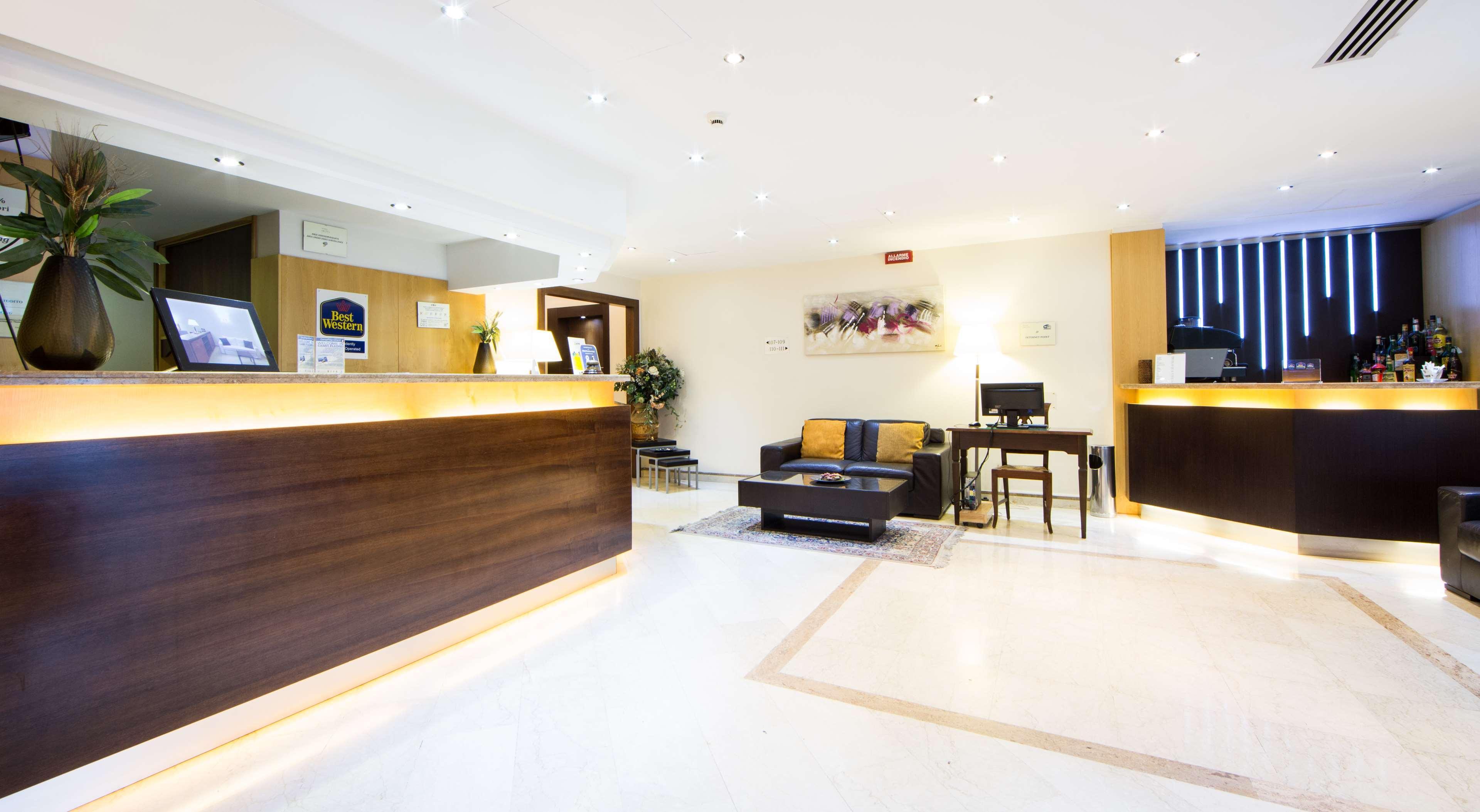 Suites & Residence Hotel Pozzuoli Exteriör bild