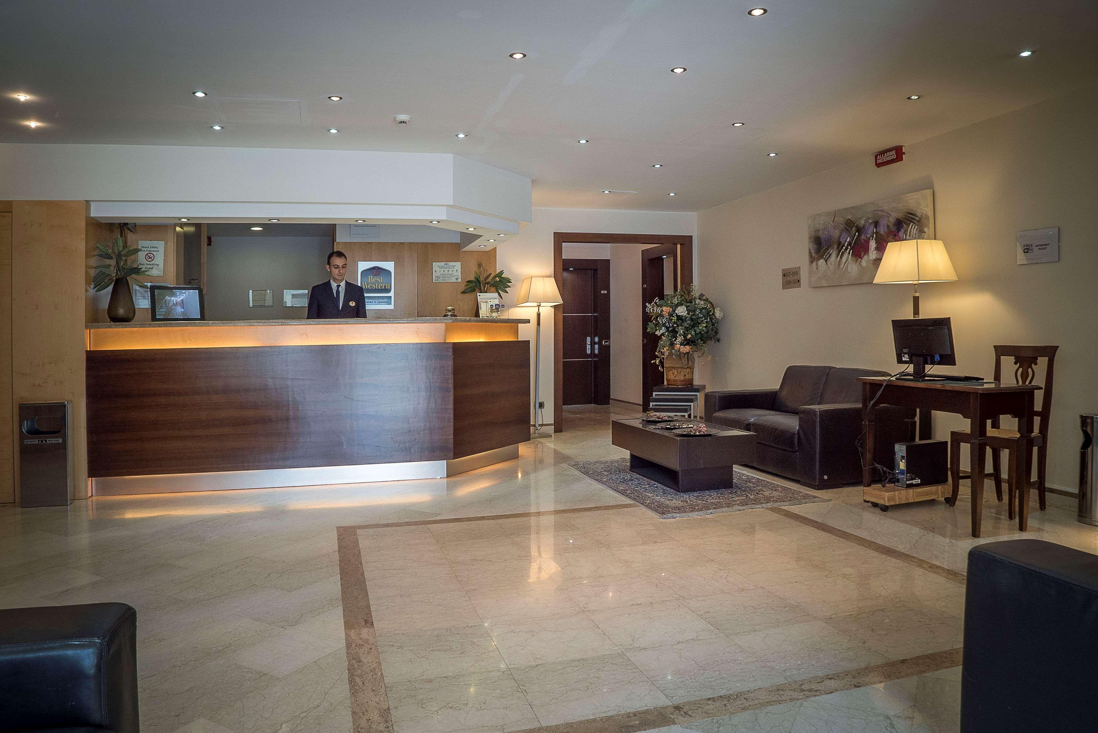 Suites & Residence Hotel Pozzuoli Exteriör bild