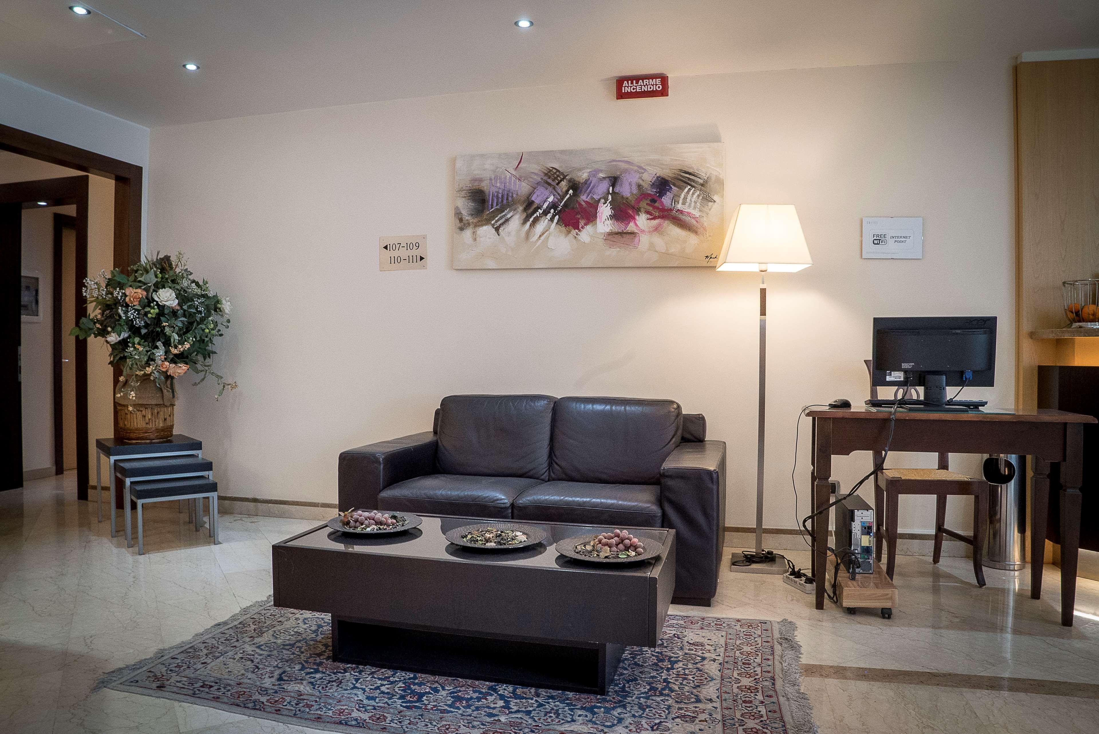 Suites & Residence Hotel Pozzuoli Exteriör bild