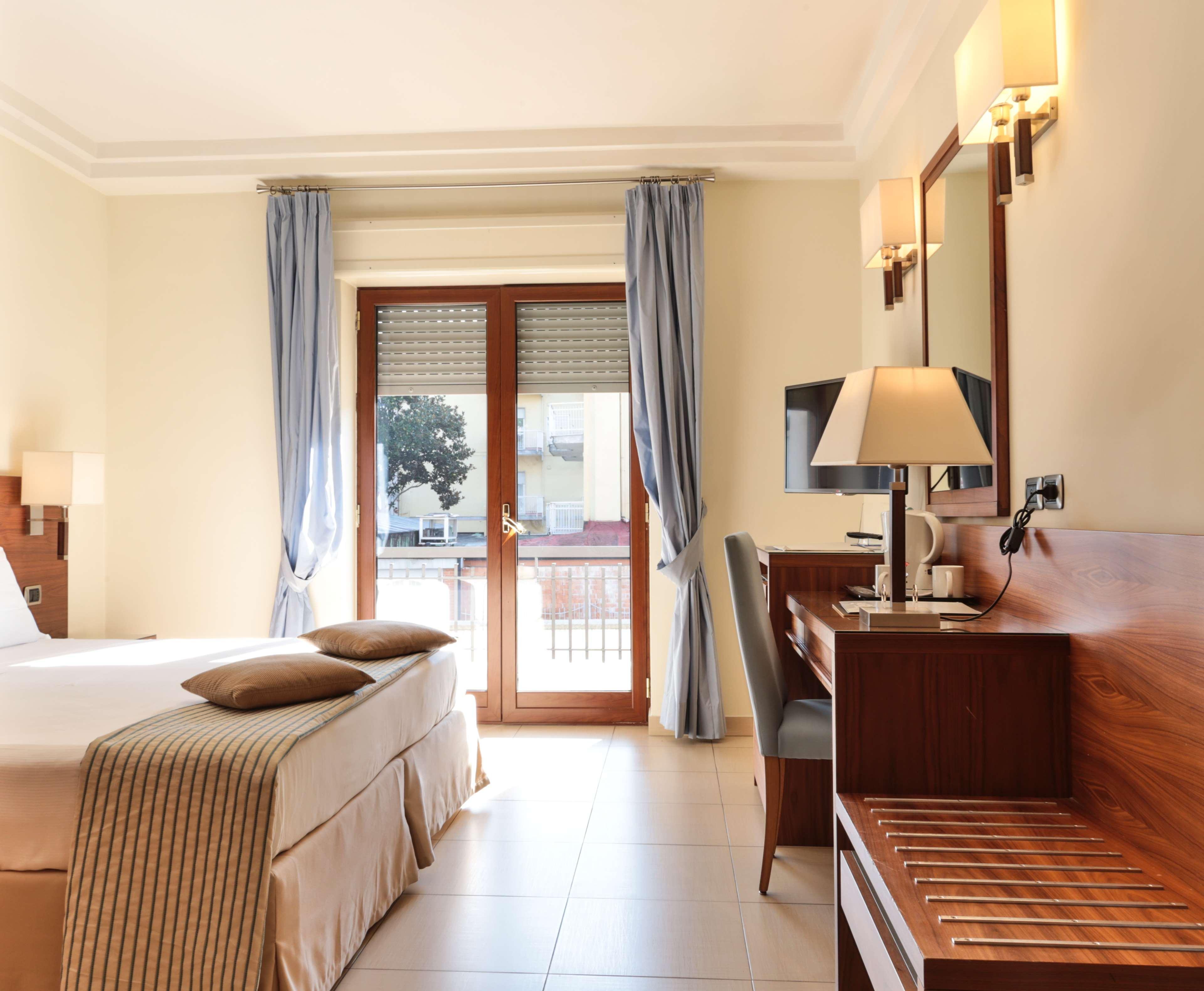 Suites & Residence Hotel Pozzuoli Exteriör bild